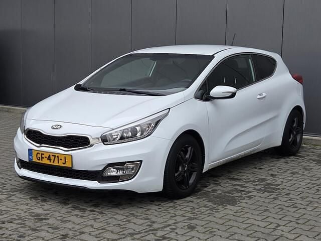 Wit Occasion 2015 Kia ProCeed Hatchback | € 8.900 (Eerlijke prijs) - Afbeelding 1/3