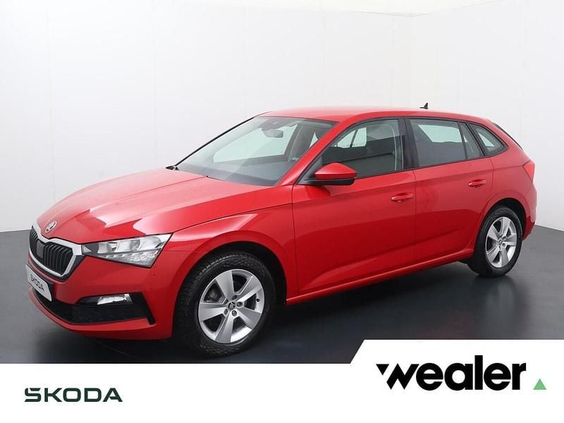 Rood Gebruikt 2023 Skoda Scala Ambition Hatchback | € 17.940 (Eerlijke prijs) - Afbeelding 1/4