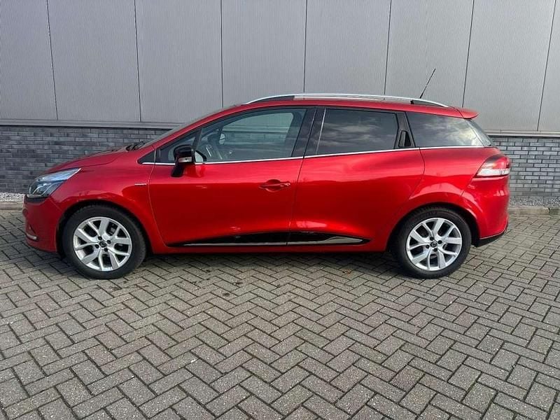 Occasion Renault Clio GrandTour LIMITED 90 PK (66 kW) 2018 Rood Stationwagen