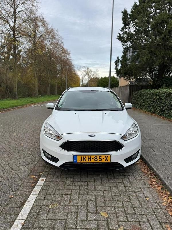 Gebruikt 2017 Ford Focus Stationwagen | € 6.499 (Super prijs) - Afbeelding 1/4