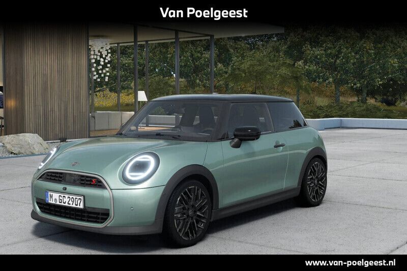 Ocean wave green metallic (licht groen metallic) Nieuw 2024 Mini Cooper Favoured Hatchback | € 55.905 - Afbeelding 1/4