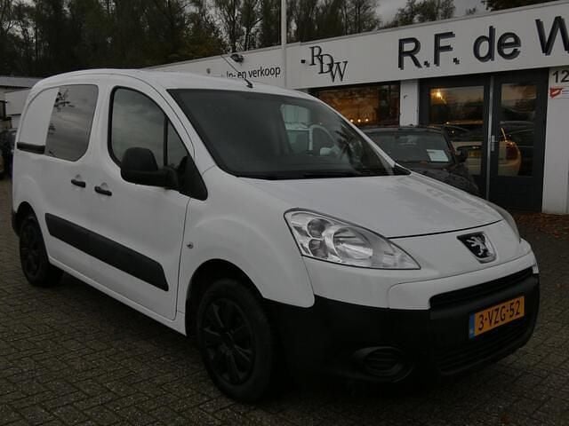 Wit Gebruikt 2012 Peugeot Partner Van | € 3.950 (Eerlijke prijs) - Afbeelding 1/4