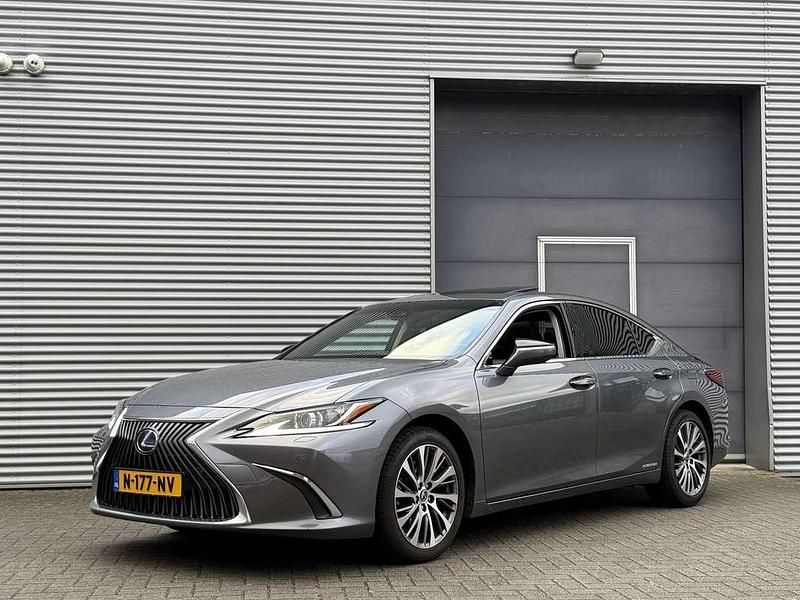 Occasion Lexus ES300 Business Edition 218 PK (160 kW) 2021 Grijs Sedan