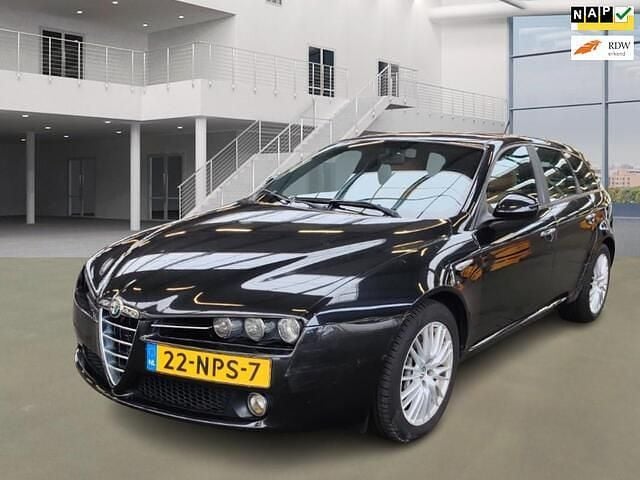 Zwart Occasion 2010 Alfa Romeo 159 Stationwagen | € 3.495 (Super prijs) - Afbeelding 1/4
