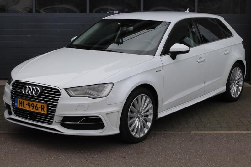 Wit Gebruikt 2015 Audi A3 Sportback e-tron Ambition Hatchback | € 8.950 (Goede deal) - Afbeelding 1/4