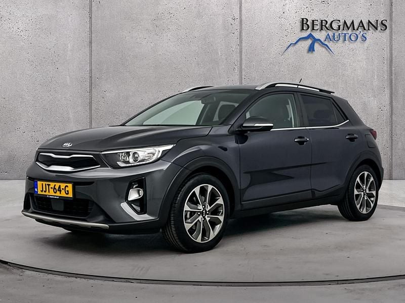 Grijs Gebruikt 2018 Kia Stonic SUV | € 15.880 (Eerlijke prijs) - Afbeelding 1/4