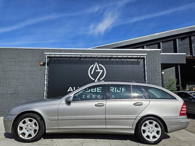Grijs Gebruikt 2004 Mercedes C180 Elegance Stationwagen | € 999 (Goede deal) - Afbeelding 1/4