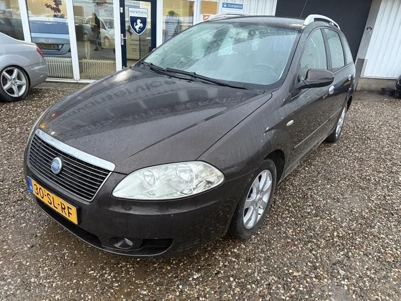 Bruin Occasion 2006 Fiat Croma Active Hatchback | € 440 (Eerlijke prijs) - Afbeelding 1/4