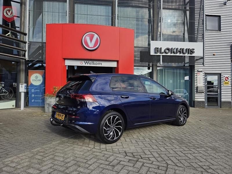 Occasion VW Golf VII Life 2021 Blauw Hatchback