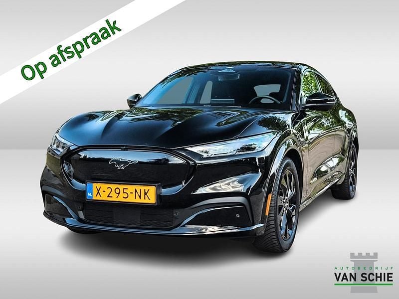Zwart Gebruikt 2023 Ford Mustang Mach-E Premium SUV | € 39.900 (Goede deal) - Afbeelding 1/4