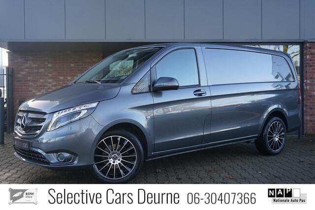 Grijs Gebruikt 2020 Mercedes Vito MPV | € 23.900 (Eerlijke prijs) - Afbeelding 1/4