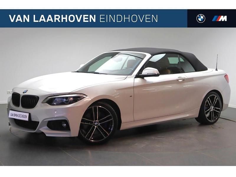 Wit (metallic) Gebruikt 2020 BMW 220 Comfort Edition Cabriolet | € 30.950 (Eerlijke prijs) - Afbeelding 1/4