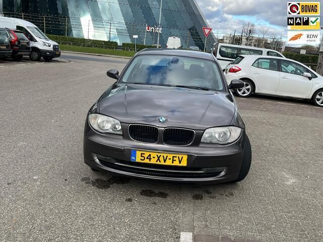 Bruin Gebruikt 2007 BMW 116 Hatchback | € 4.000 (Iets duurder) - Afbeelding 1/4