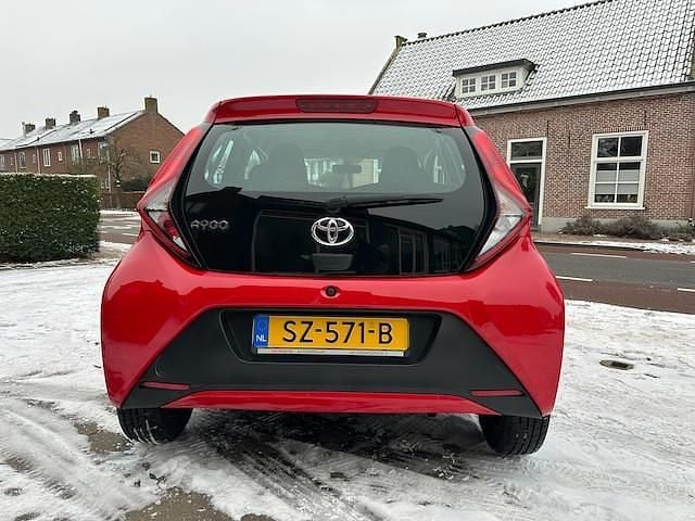 Occasion Toyota Aygo 2018 Rood (metallic) Hatchback