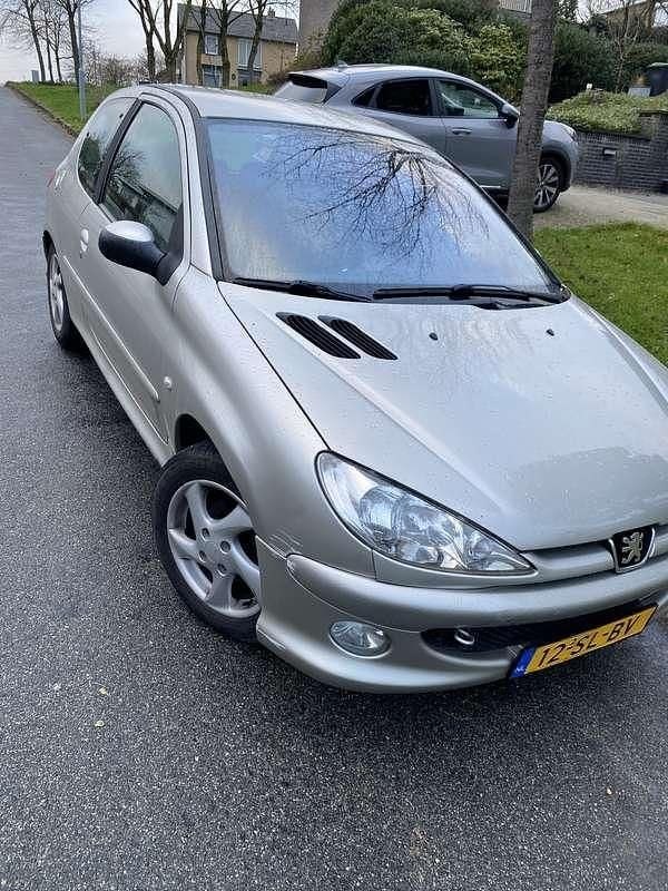 Occasion 2006 Peugeot 206 Hatchback | € 1.400 (Eerlijke prijs) - Afbeelding 1/4