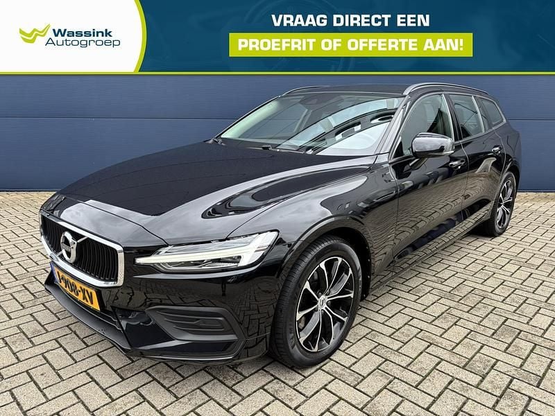 Zwart Gebruikt 2020 Volvo V60 Momentum Stationwagen | € 30.895 (Goede deal) - Afbeelding 1/4
