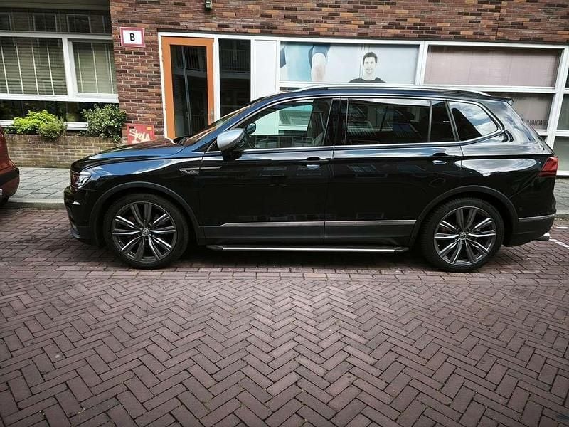 Zwart Gebruikt 2018 VW Tiguan Allspace R SUV | € 26.900 (Super prijs) - Afbeelding 1/4