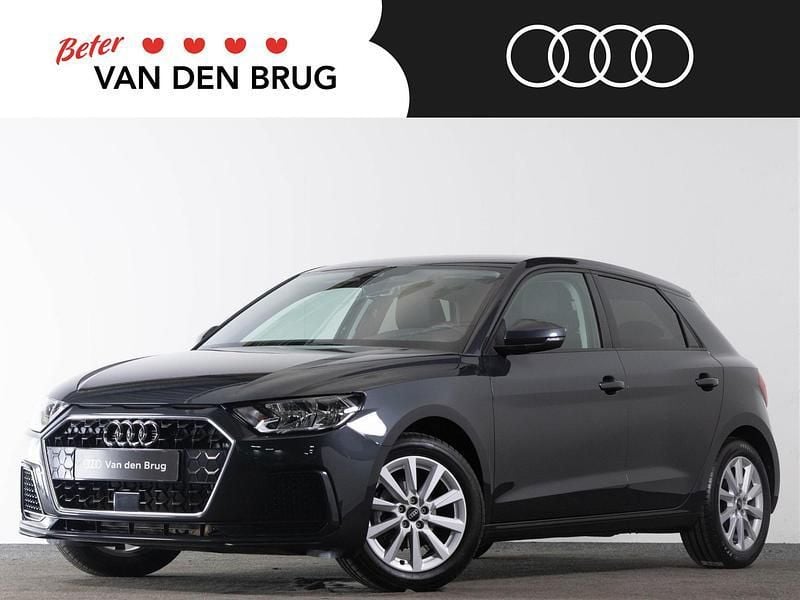 Grijs Gebruikt 2024 Audi A1 Sportback Advanced Hatchback | € 27.195 (Eerlijke prijs) - Afbeelding 1/4