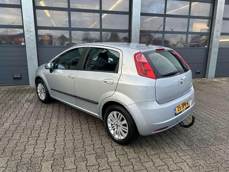 Occasion Fiat Grande Punto Lusso 95 PK (69 kW) 2009 Grijs Hatchback