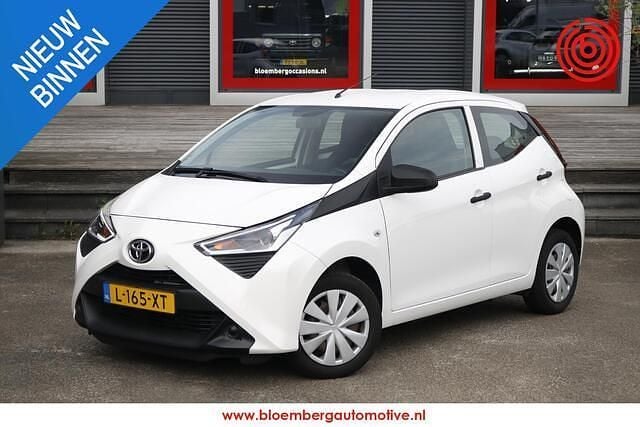 Wit Gebruikt 2021 Toyota Aygo Hatchback | € 11.250 (Eerlijke prijs) - Afbeelding 1/4