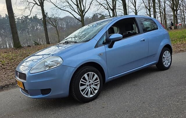 Blauw Occasion 2008 Fiat Grande Punto Dynamic Hatchback | € 1.500 (Goede deal) - Afbeelding 1/4