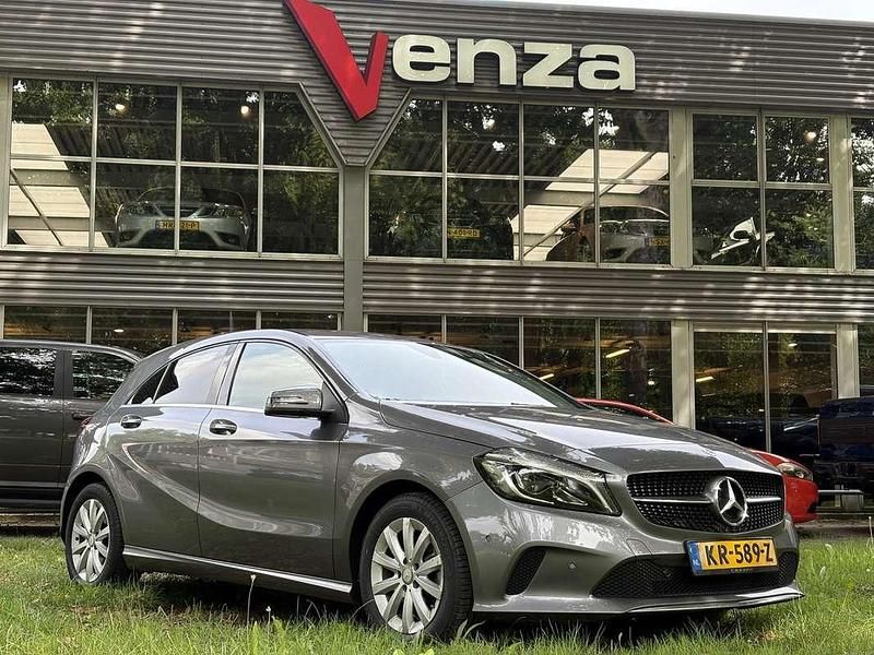 Grijs Gebruikt 2016 Mercedes A160 Ambition Hatchback | € 14.950 (Eerlijke prijs) - Afbeelding 1/4