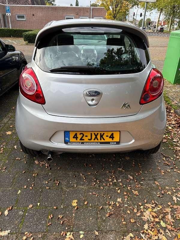 Zilver Gebruikt 2009 Ford Ka Limited Hatchback | € 2.800 (Eerlijke prijs) - Afbeelding 1/4