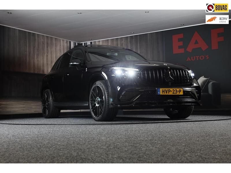 Zwart Gebruikt 2024 Mercedes GLC300 AMG line SUV | € 84.950 - Afbeelding 1/4