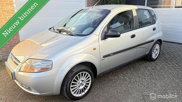 Grijs Gebruikt 2005 Chevrolet Kalos Hatchback | € 1.250 (Eerlijke prijs) - Afbeelding 1/4