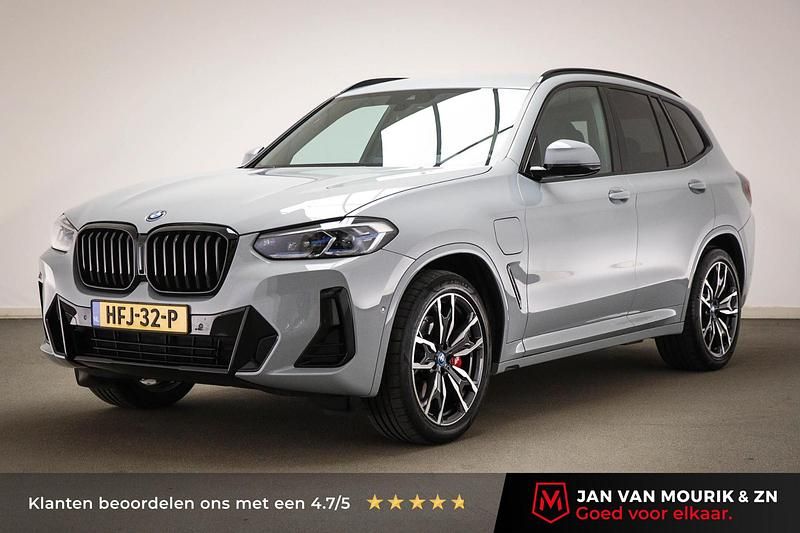 Grijs Occasion 2025 BMW X3 Executive SUV | € 43.095 (Super prijs) - Afbeelding 1/4
