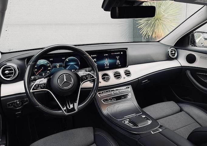 Occasion Mercedes E300 AMG line 320 PK (235 kW) 2022 Grijs Sedan