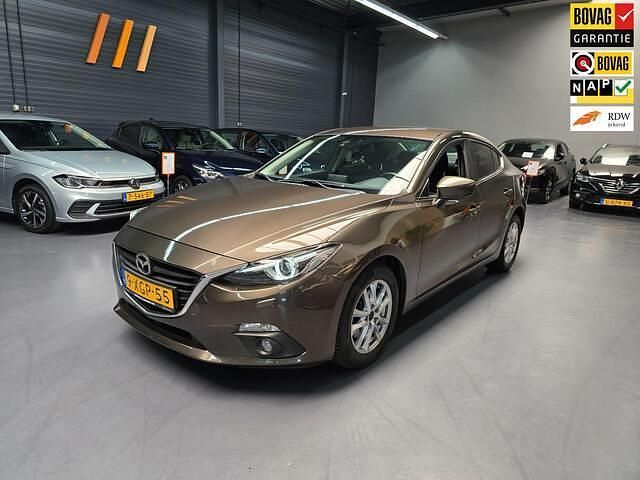 Bruin Gebruikt 2014 Mazda 3 Sedan | € 10.995 (Eerlijke prijs) - Afbeelding 1/4