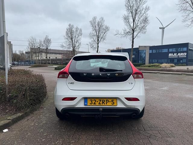 Occasion Volvo V40 Momentum 150 PK (110 kW) 2013 Wit Hatchback