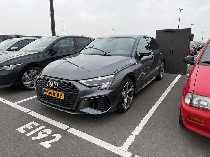 Gebruikt 2022 Audi A3 S-Line | € 19.450 (Super prijs) - Afbeelding 1/4
