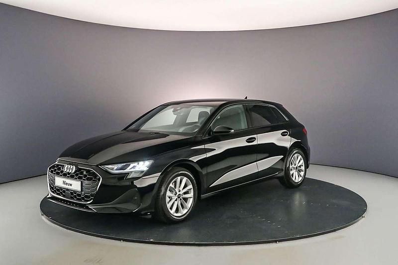 Zwart Nieuw 2025 Audi A3 Sportback Proline Hatchback | € 37.450 (Super prijs) - Afbeelding 1/3