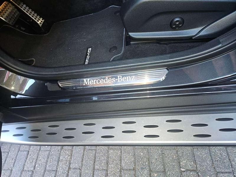 Grijs Gebruikt 2020 Mercedes GLC300 AMG Hatchback | € 54.000 (Iets duurder) - Afbeelding 1/4