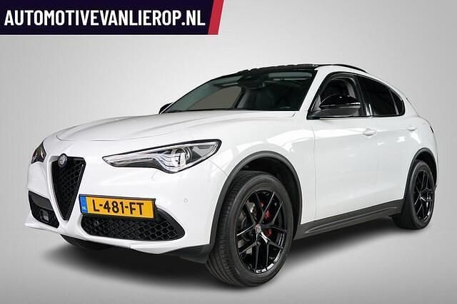 Wit Gebruikt 2017 Alfa Romeo Stelvio SUV | € 24.995 (Iets duurder) - Afbeelding 1/3