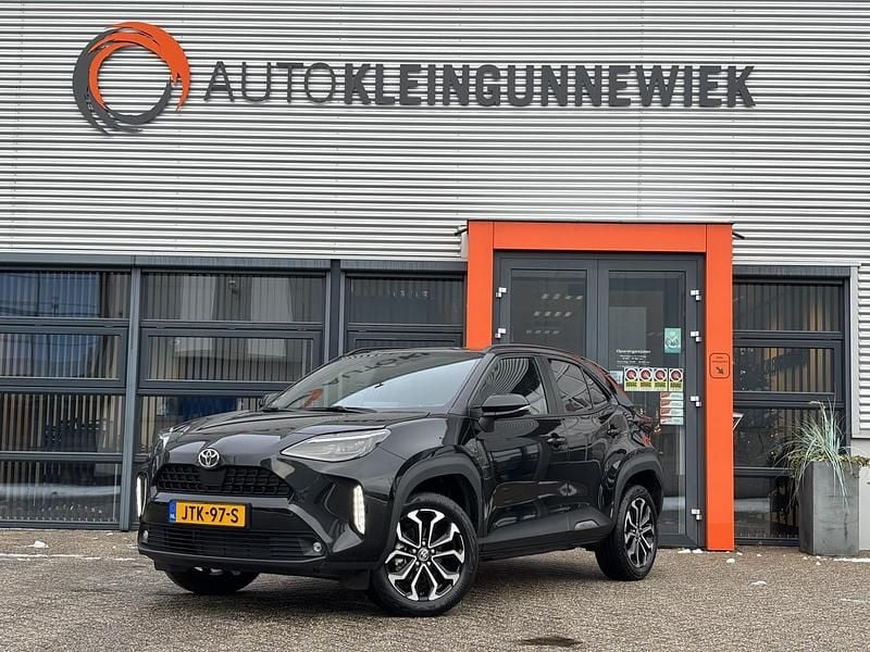 Zwart (metallic) Occasion 2025 Toyota Yaris Cross Business Edition SUV | € 27.950 (Eerlijke prijs) - Afbeelding 1/4