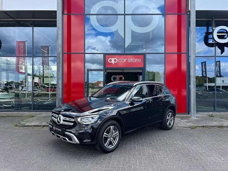 Zwart Gebruikt 2021 Mercedes GLC300e SUV | € 39.999 (Goede deal) - Afbeelding 1/4