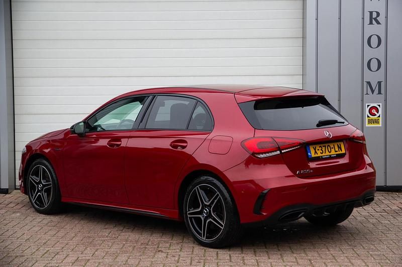 Occasion Mercedes A250 AMG 160 PK (117 kW) 2023 Rood Hatchback