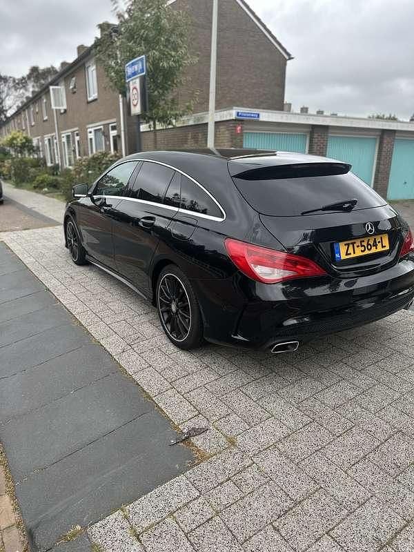 Zwart Occasion 2015 Mercedes CLA220 Edition Sedan | € 14.000 - Afbeelding 1/4