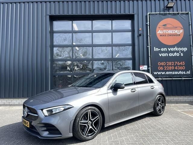 Grijs Gebruikt 2019 Mercedes A180 AMG Hatchback | € 23.950 (Eerlijke prijs) - Afbeelding 1/4