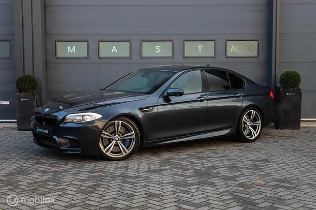 Grijs Gebruikt 2012 BMW M5 Comfort Edition Sedan | € 34.740 - Afbeelding 1/4