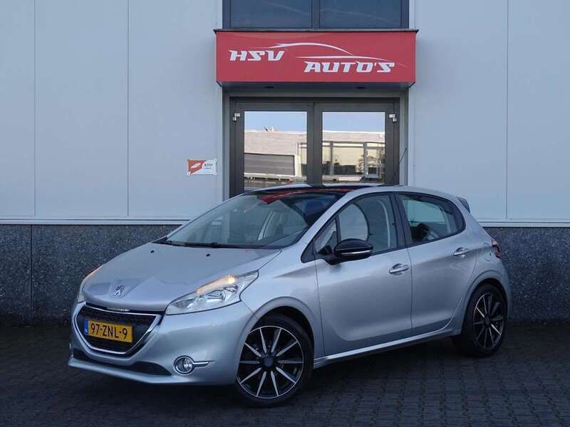 Grijs Gebruikt 2013 Peugeot 208 Envy Hatchback | € 4.450 (Eerlijke prijs) - Afbeelding 1/4