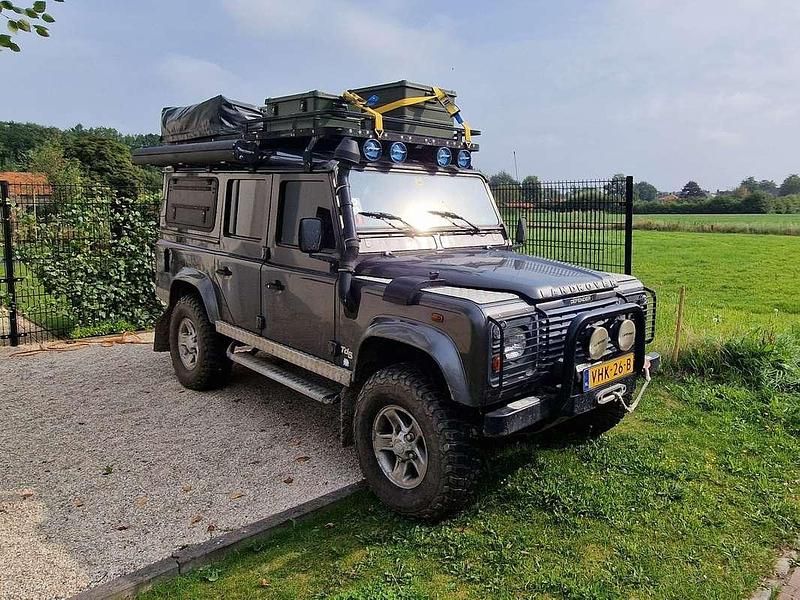 Grijs Gebruikt 2001 Land Rover Defender SUV | € 25.500 (Eerlijke prijs) - Afbeelding 1/4