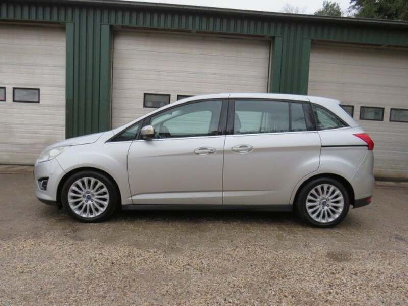 Grijs Gebruikt 2013 Ford Grand C-Max Titanium MPV | € 6.950 (Iets duurder) - Afbeelding 1/4