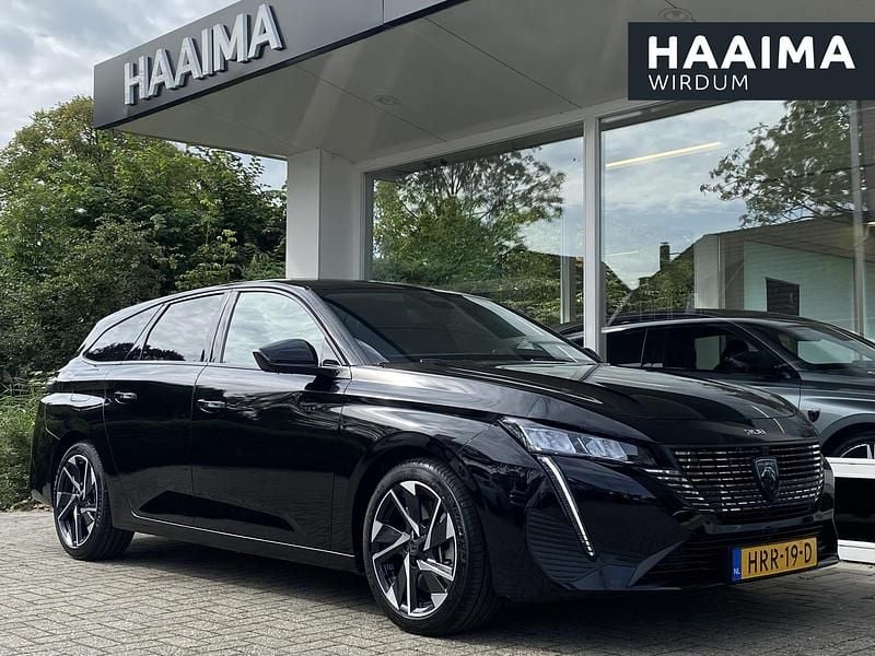 Zwart Nieuw 2025 Peugeot 308 Allure Stationwagen | € 36.945 (Super prijs) - Afbeelding 1/4