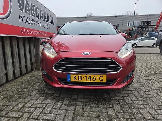 Occasion Ford Fiesta Titanium 101 PK (74 kW) 2016 Rood Hatchback