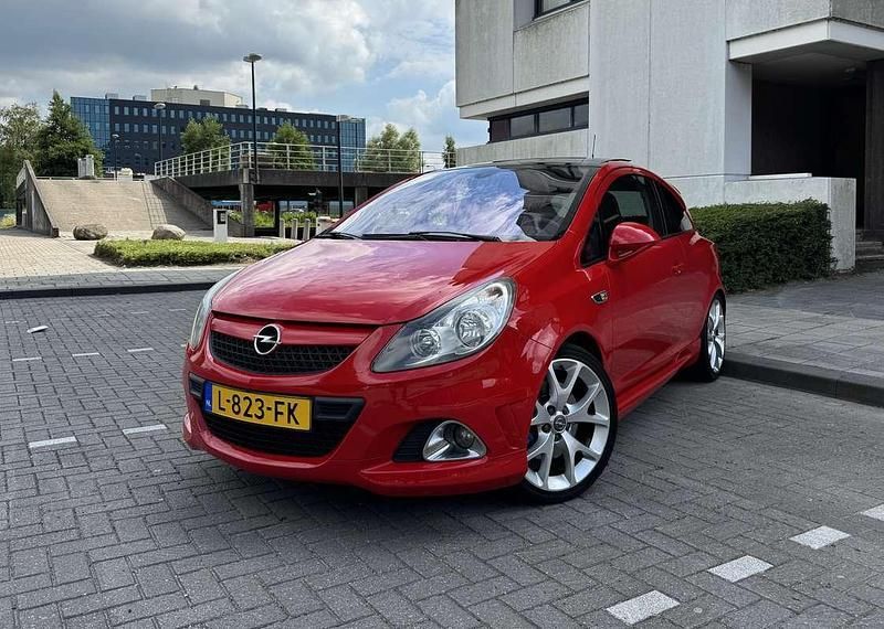 Gebruikt 2010 Opel Corsa OPC Sedan | € 5.500 (Eerlijke prijs) - Afbeelding 1/4