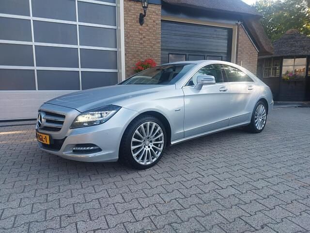 Grijs Gebruikt 2012 Mercedes CLS350 Sedan | € 19.950 - Afbeelding 1/4